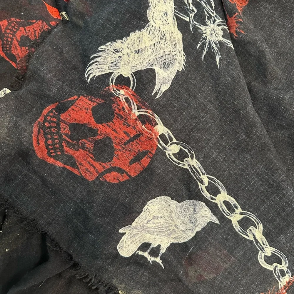 Alexander McQueen Black Scarf with Red and White Graphics - Picture 3 of 7